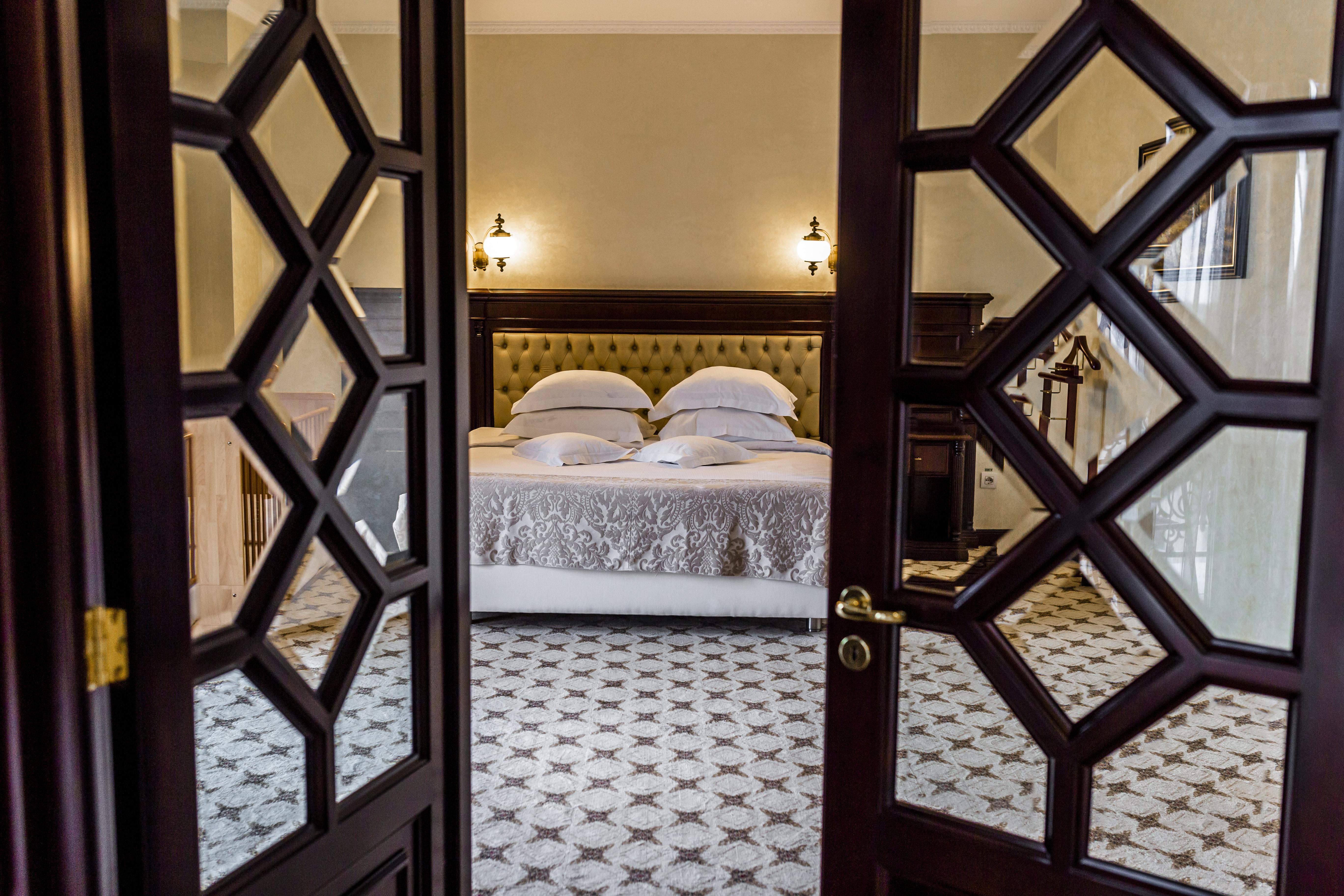 Hotel Golden House Craiova Bagian luar foto