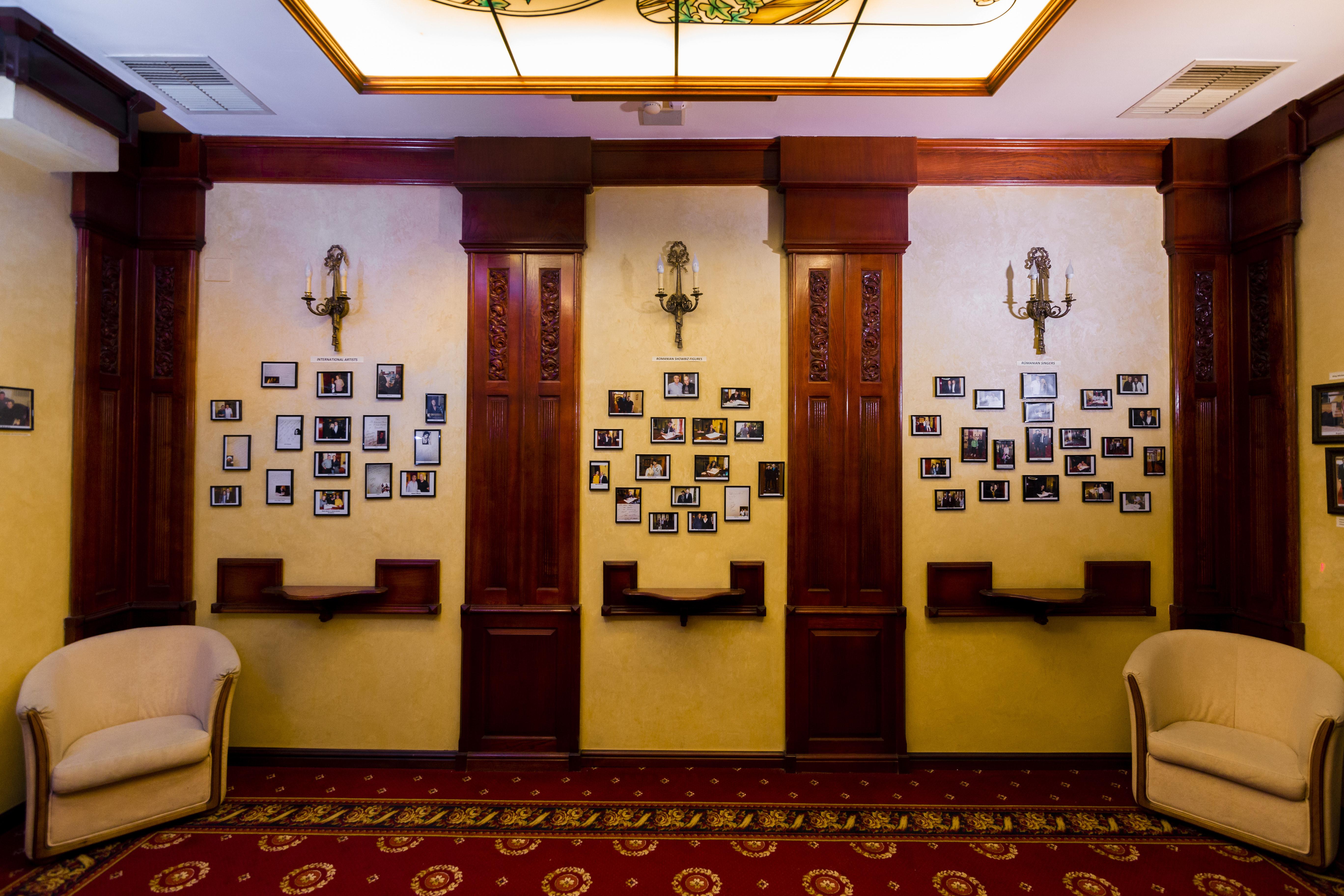 Hotel Golden House Craiova Bagian luar foto