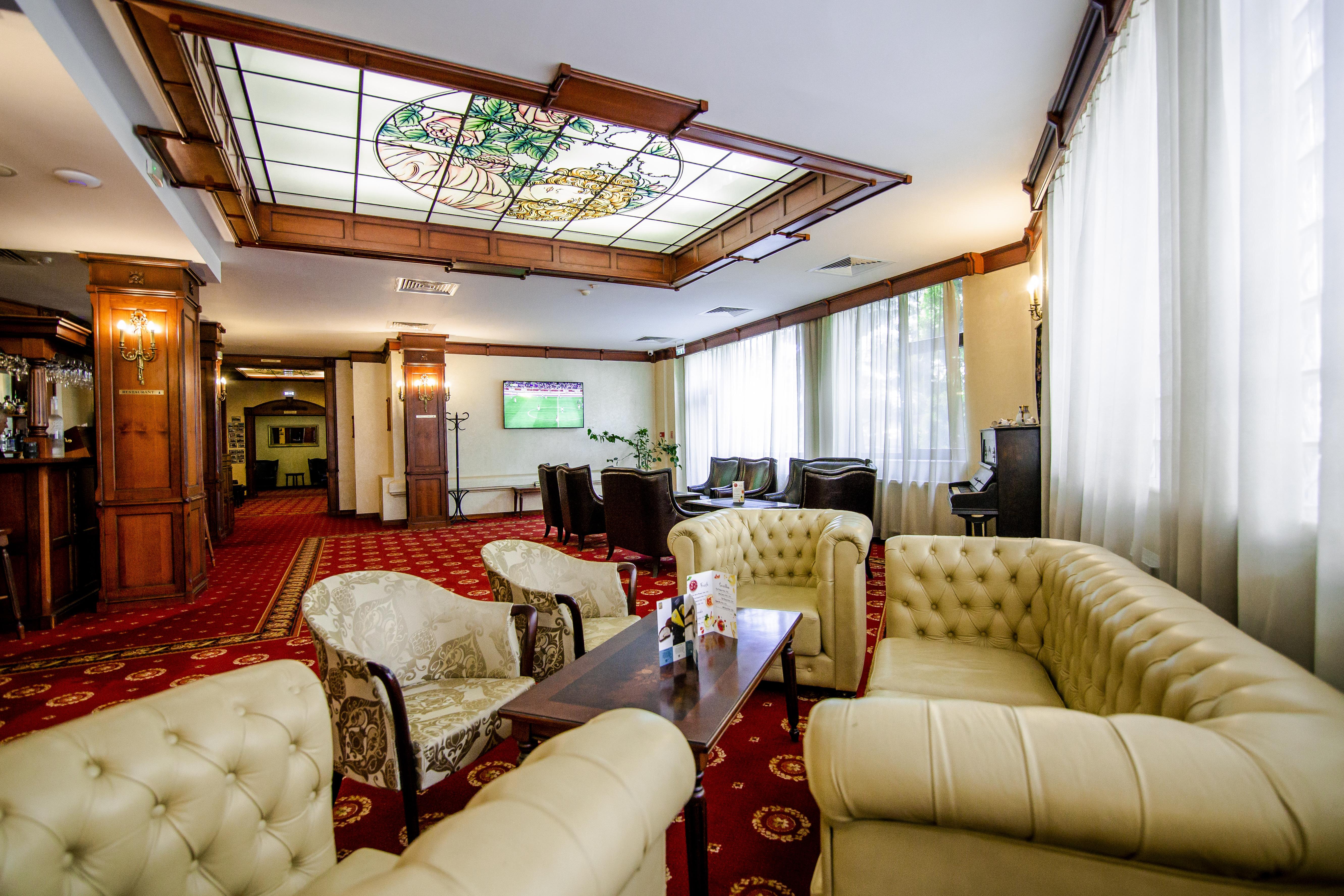 Hotel Golden House Craiova Bagian luar foto
