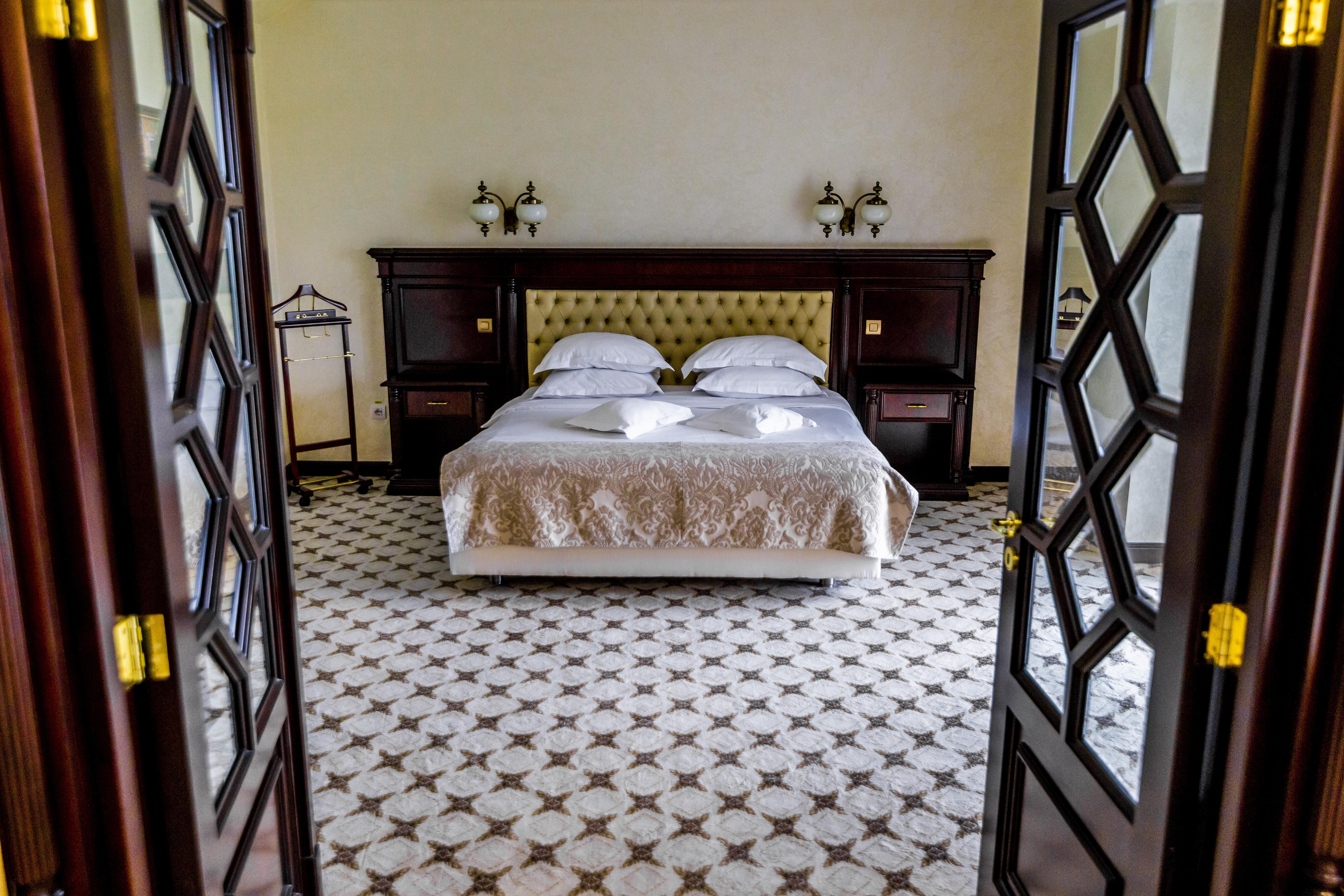 Hotel Golden House Craiova Bagian luar foto