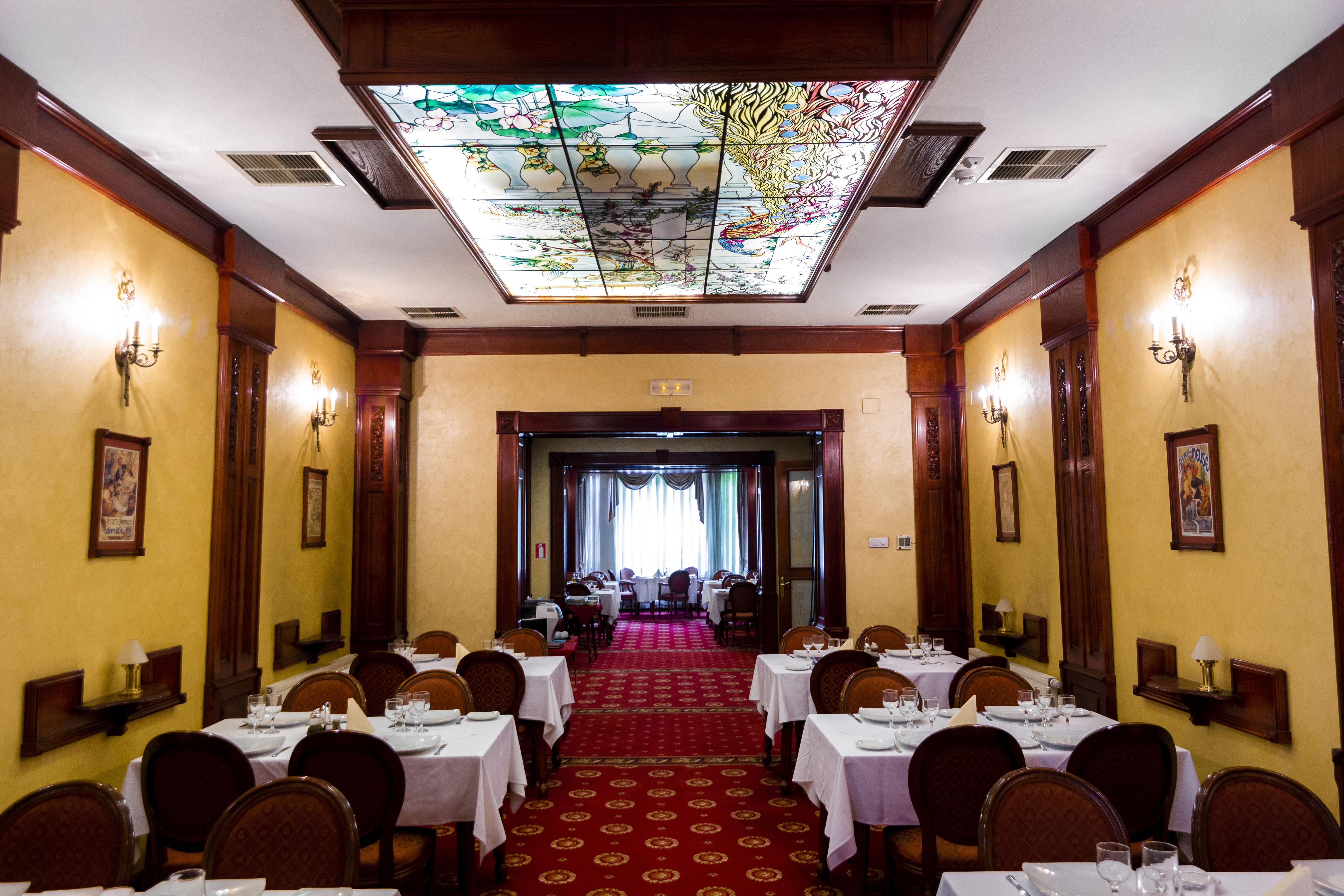 Hotel Golden House Craiova Bagian luar foto