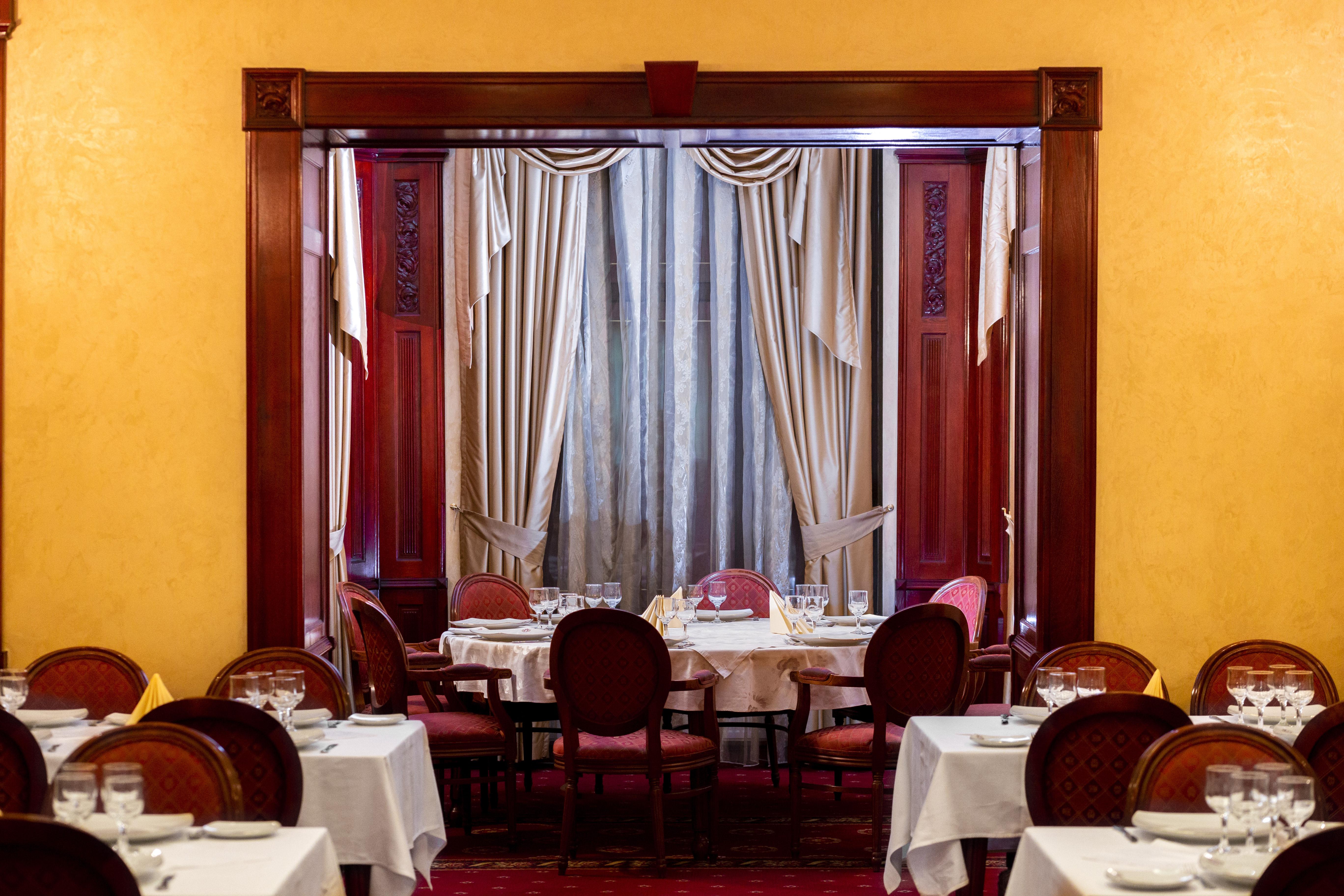 Hotel Golden House Craiova Bagian luar foto