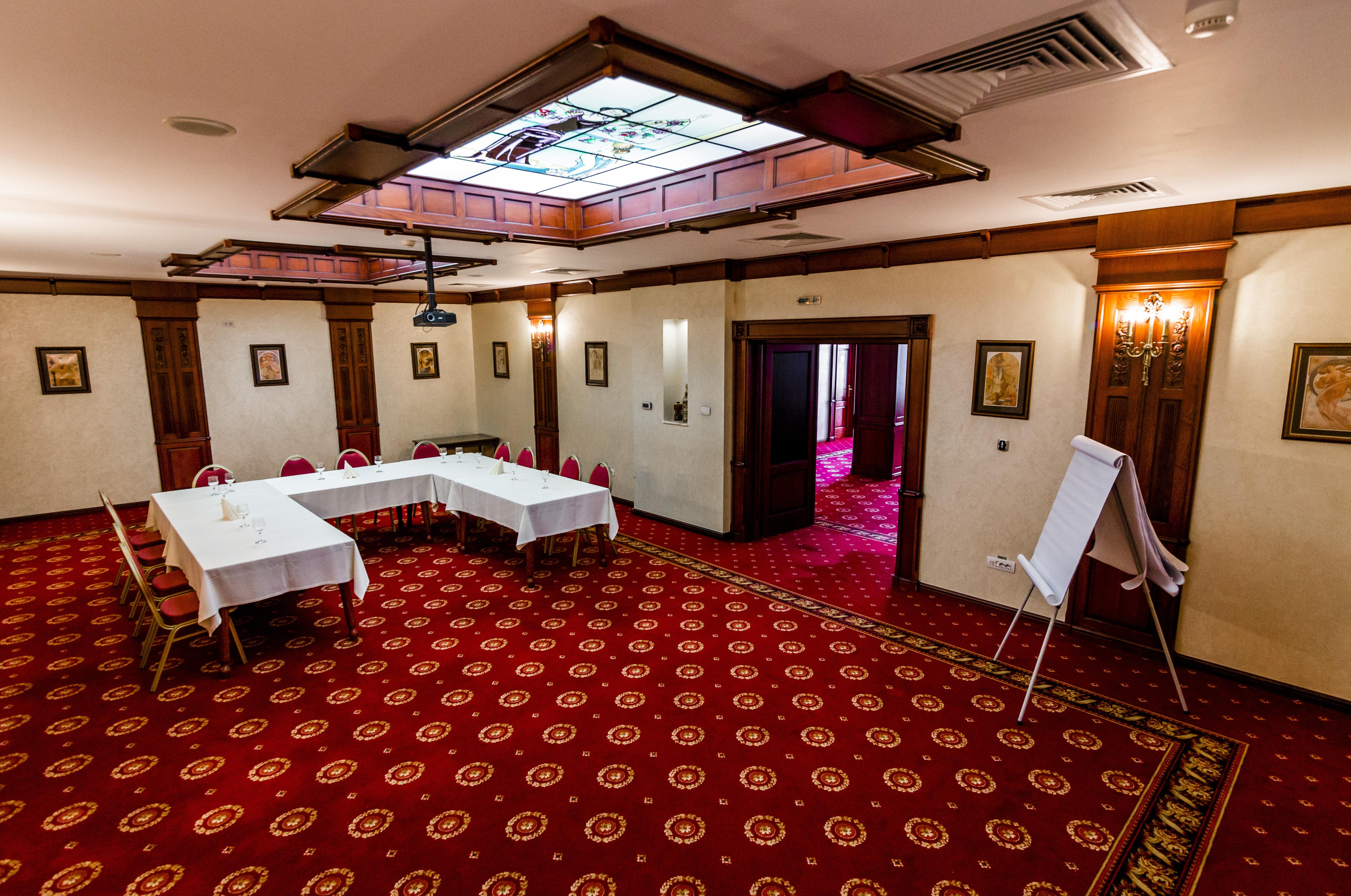 Hotel Golden House Craiova Bagian luar foto