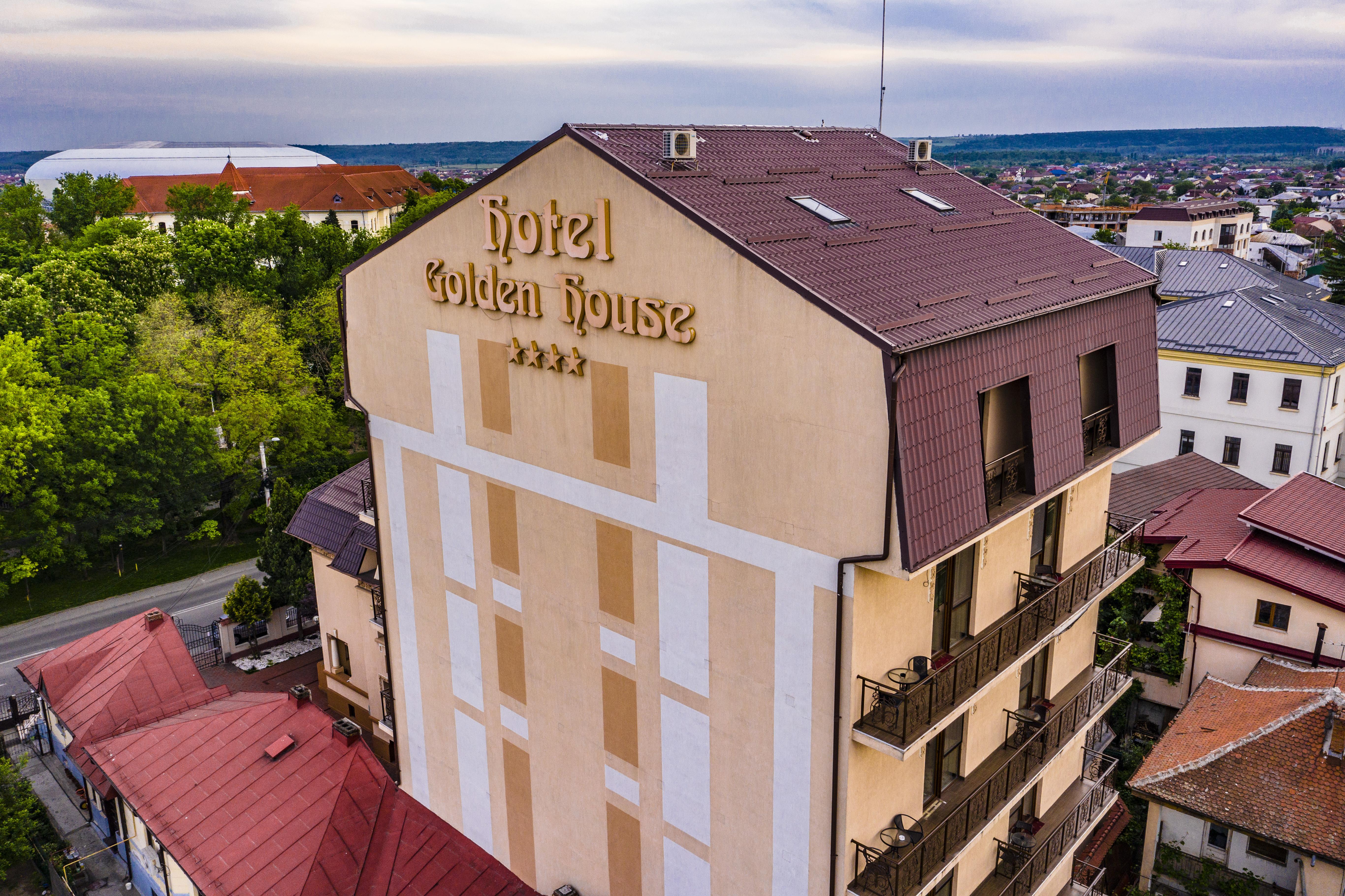 Hotel Golden House Craiova Bagian luar foto
