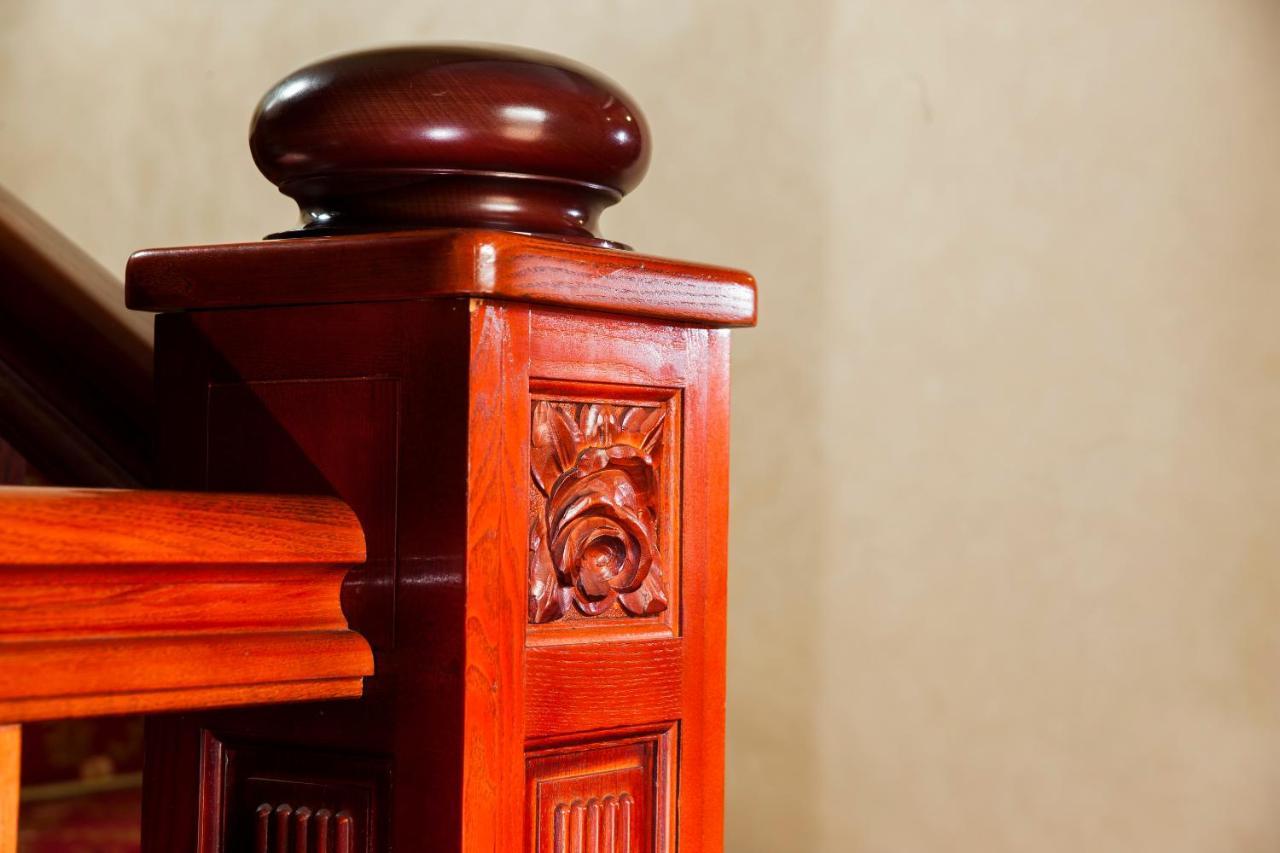 Hotel Golden House Craiova Bagian luar foto