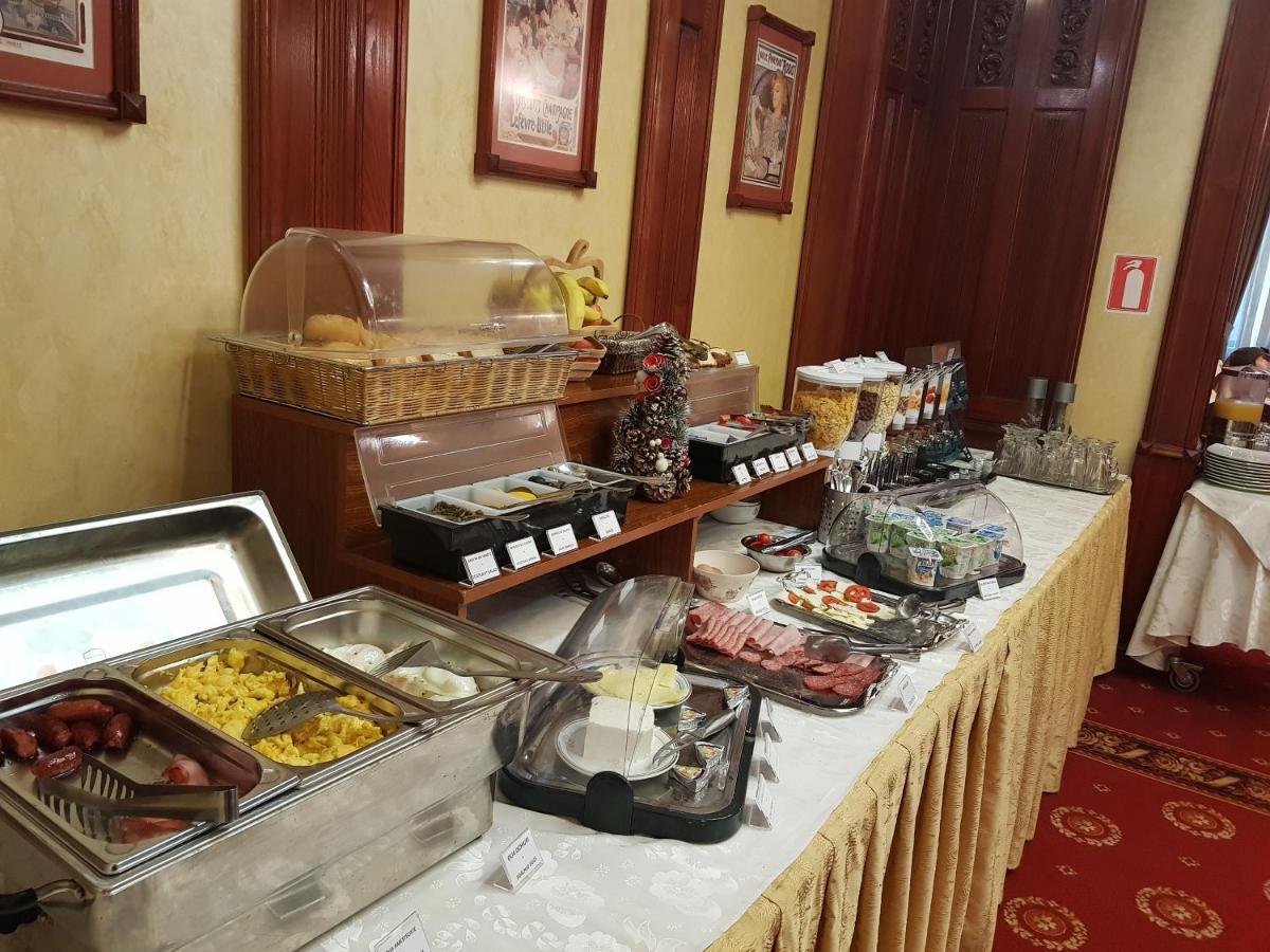 Hotel Golden House Craiova Bagian luar foto