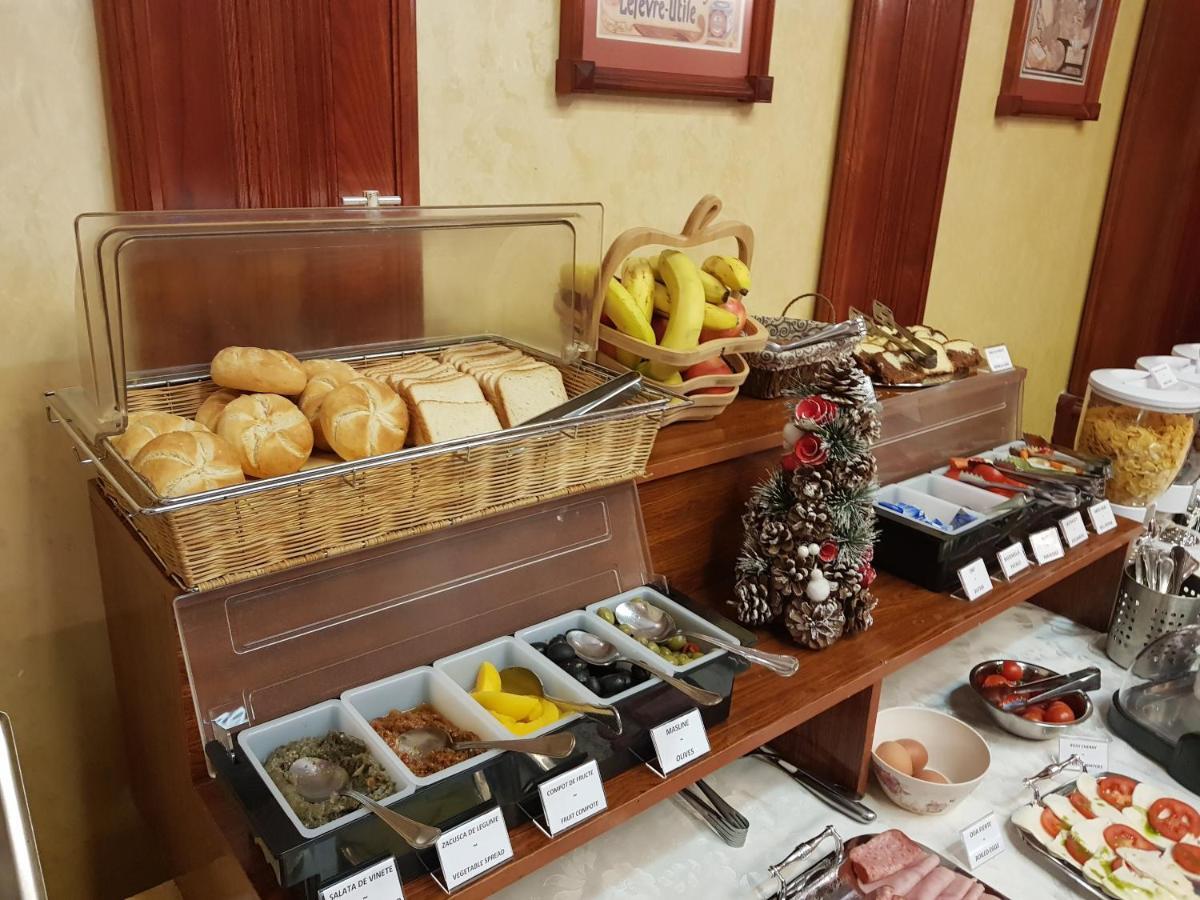 Hotel Golden House Craiova Bagian luar foto